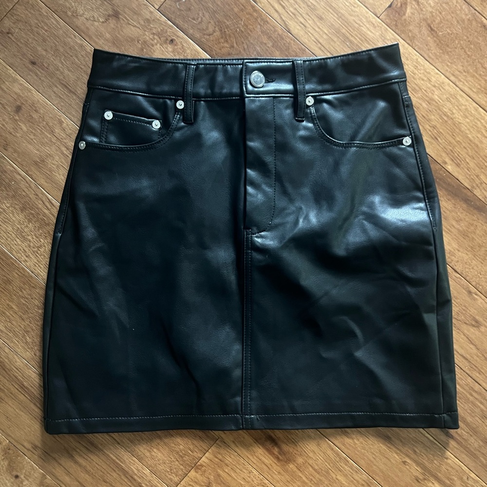 NWT Blank NYC sold at Evereve Sleek Black Faux Leather Skirt Size 26